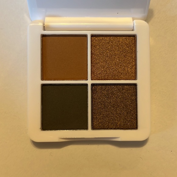 3/$15 Brand New Estate Mini Pallette foxtrot - Picture 2 of 2